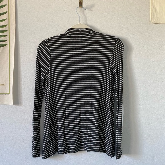 American Eagle Long Sleeve - Picture 2 of 3